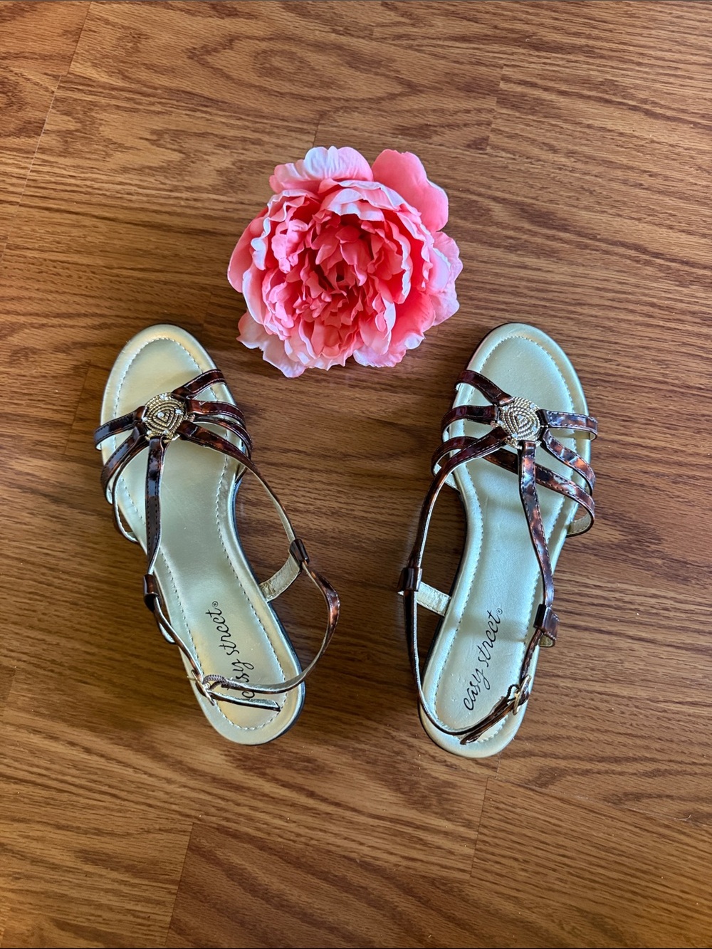 Easy Street Tortoise Shell Strappy Sandals with Embellished Accents Size 8.5